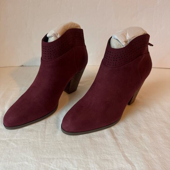 NEW Violet & Red‎ Jackson Lazer Cut Topline Ankle Bootie Burgundy Women's 7 Y2K - Picture 1 of 11